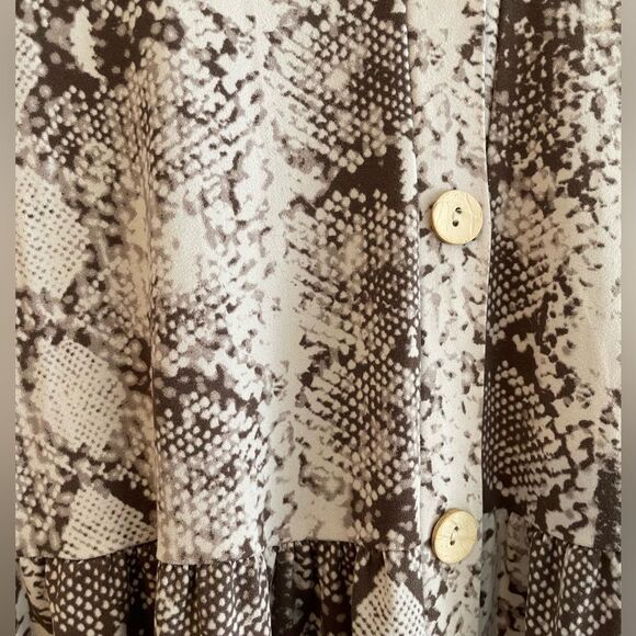 Entro | Women’s Printed Top - Picture 2 of 4